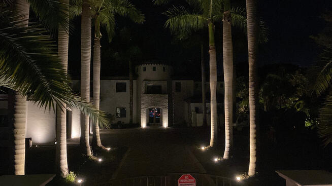 Luxury home outdoor lighting Luxury home outdoor lighting